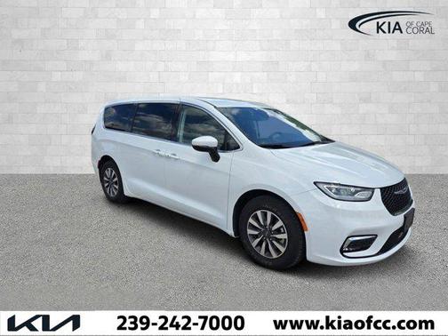 2023 Chrysler Pacifica Hybrid Touring L