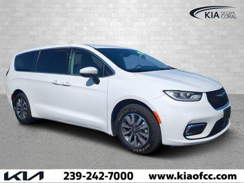 2023 Chrysler Pacifica Hybrid Touring L