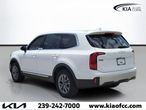 Glacial White Pearl 2023 Kia Telluride LX