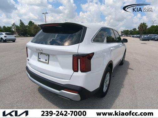 2025 Kia Sorento LX
