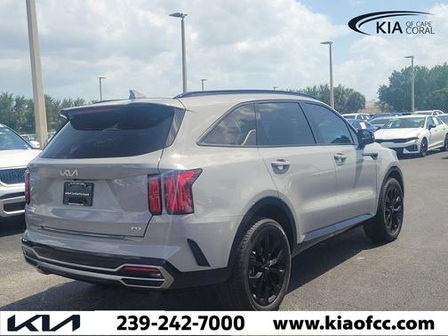 Wolf Gray 2023 Kia Sorento SX