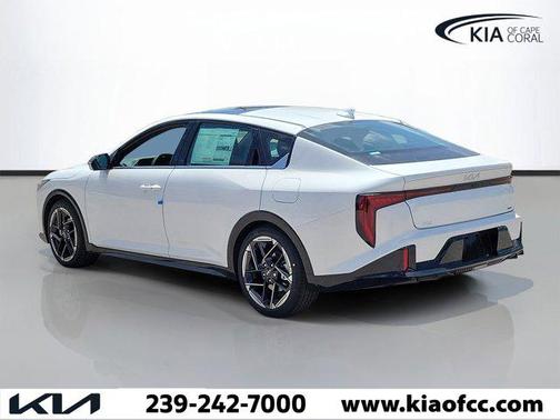 Snow White Pearl 2026 Kia K4 GT-Line