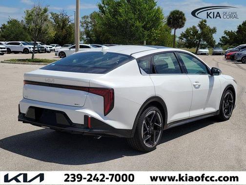 Snow White Pearl 2026 Kia K4 GT-Line