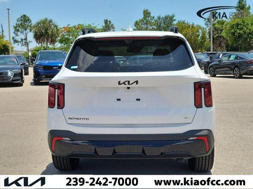 Glacial White Pearl 2026 Kia Sorento SX