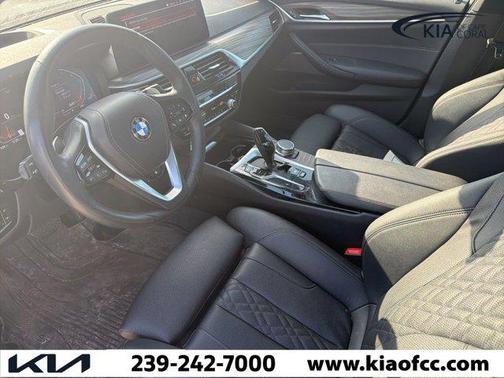 Black Sapphire Metallic 2022 BMW 530 i xDrive