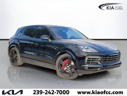Jet Black Metallic 2019 Porsche Cayenne Cayenne