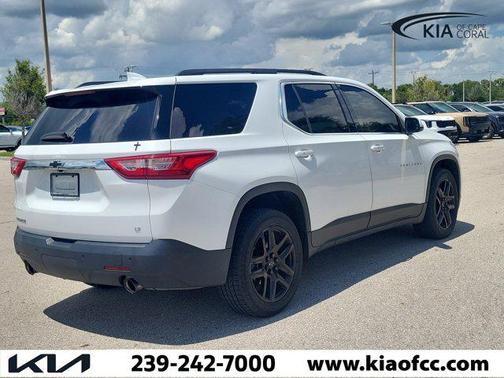 Summit White 2021 Chevrolet Traverse LT Cloth