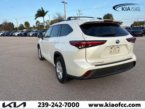 2021 Toyota Highlander Hybrid LE