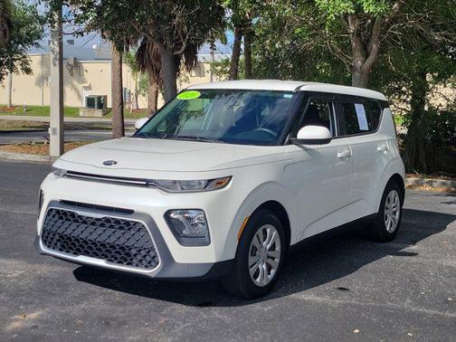Snow White Pearl 2020 Kia Soul LX