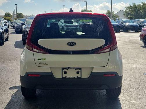 Snow White Pearl 2020 Kia Soul LX
