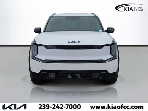 Glacial White Pearl 2026 Kia EV9 Land