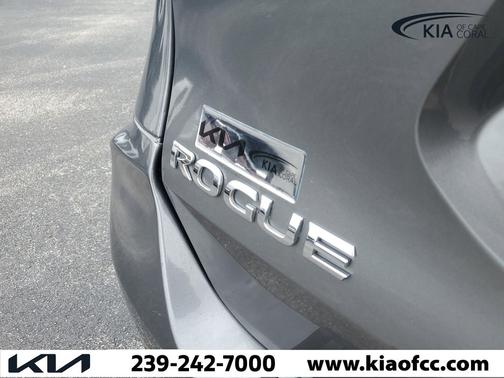 Gun Metallic 2017 Nissan Rogue SV
