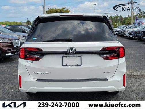 Platinum White Pearl 2025 Honda Odyssey Elite