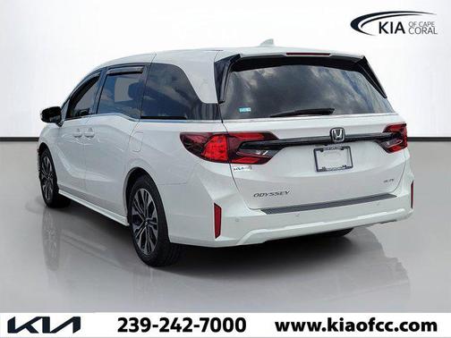 Platinum White Pearl 2025 Honda Odyssey Elite