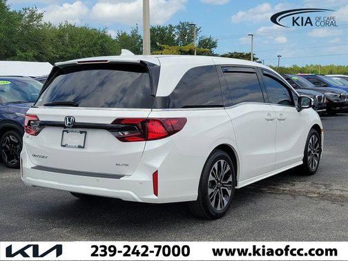 Platinum White Pearl 2025 Honda Odyssey Elite