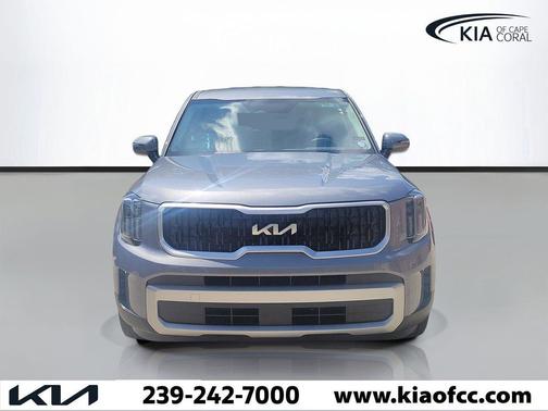 Everlasting Silver 2024 Kia Telluride LX