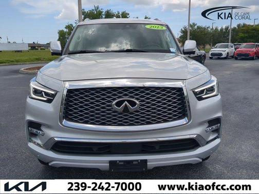 2023 INFINITI QX80 Luxe