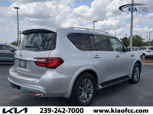 2023 INFINITI QX80 Luxe