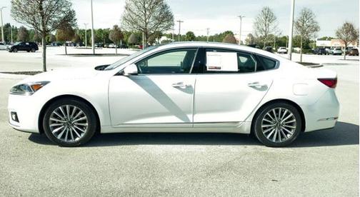 2017 Kia Cadenza Premium