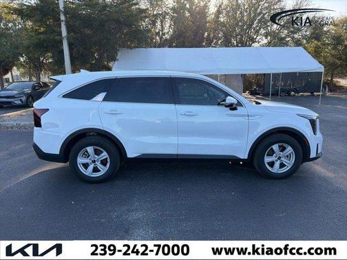 2025 Kia Sorento LX