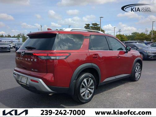 2023 Nissan Pathfinder SL 4WD
