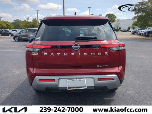 2023 Nissan Pathfinder SL 4WD