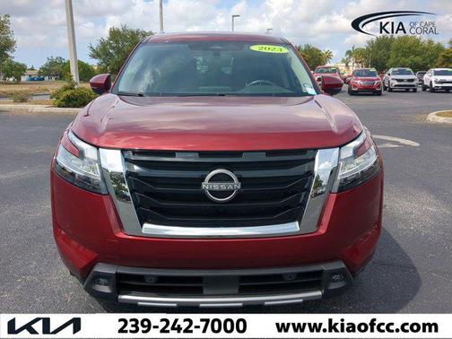 2023 Nissan Pathfinder SL 4WD