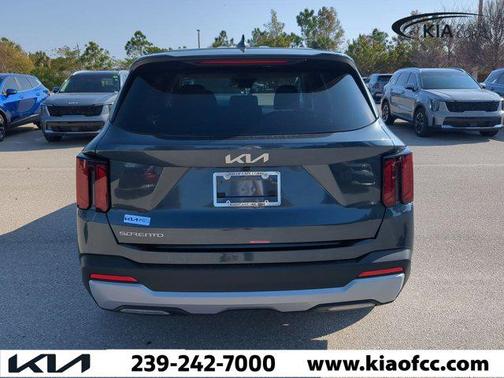 2025 Kia Sorento LX