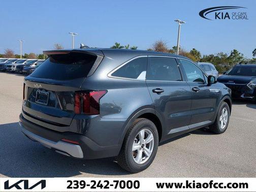 2025 Kia Sorento LX