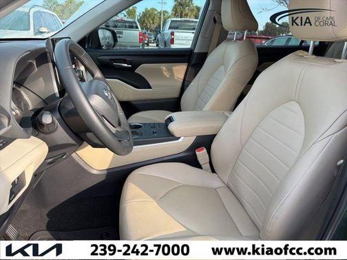 2025 Toyota Highlander XLE