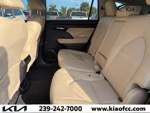 2025 Toyota Highlander XLE