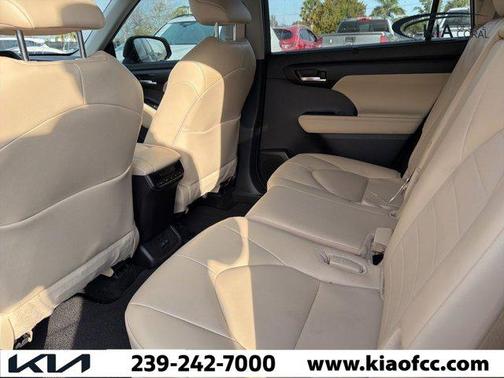 2025 Toyota Highlander XLE