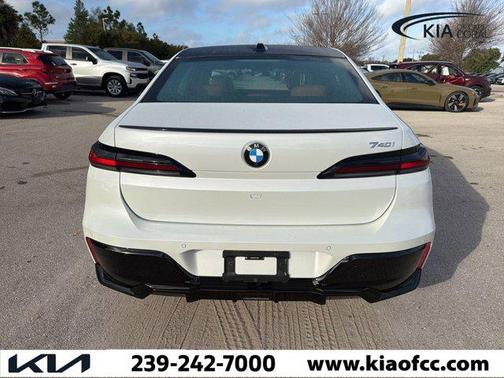 Mineral White Metallic 2025 BMW 740 740i
