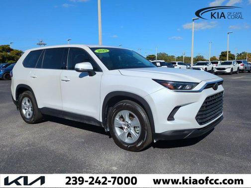 2025 Toyota Highlander LE