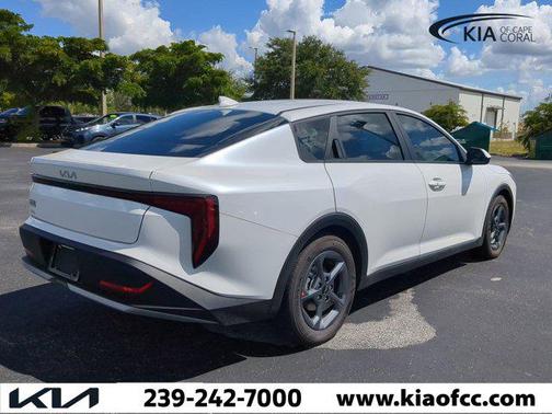 2025 Kia K4 LXS