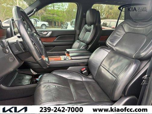 INFINITE BLACK METALLIC 2019 Lincoln Navigator L Reserve
