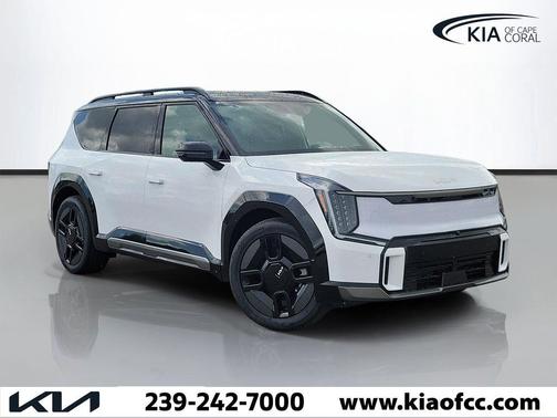 Glacial White Pearl/Ebony Black Roof 2026 Kia EV9 GT-Line