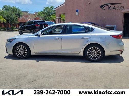 Silky Silver 2017 Kia Cadenza Technology