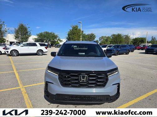 2023 Honda Pilot 2WD Sport