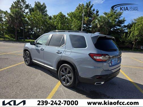2023 Honda Pilot 2WD Sport