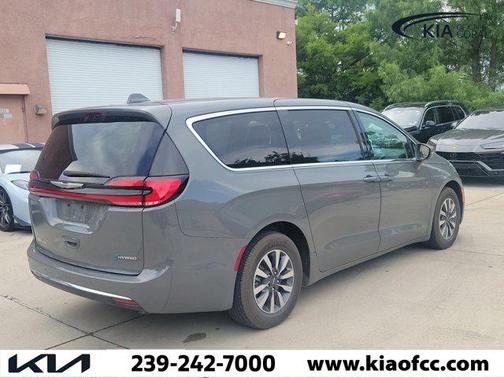 Ceramic Gray Clearcoat 2022 Chrysler Pacifica Hybrid Touring L