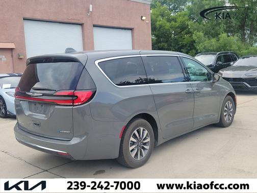Ceramic Gray Clearcoat 2022 Chrysler Pacifica Hybrid Touring L