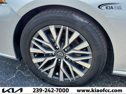 Brilliant Silver Metallic 2023 Nissan Altima 2.5 SV