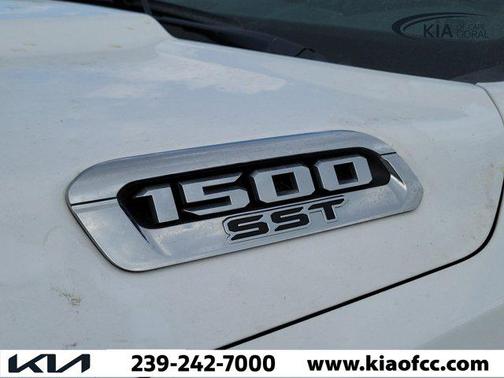 Bright White Clearcoat 2025 RAM 1500 Laramie