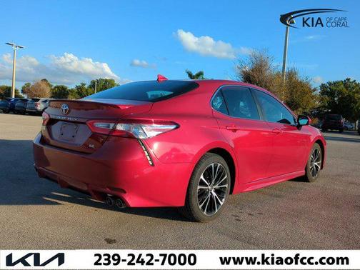 2020 Toyota Camry SE