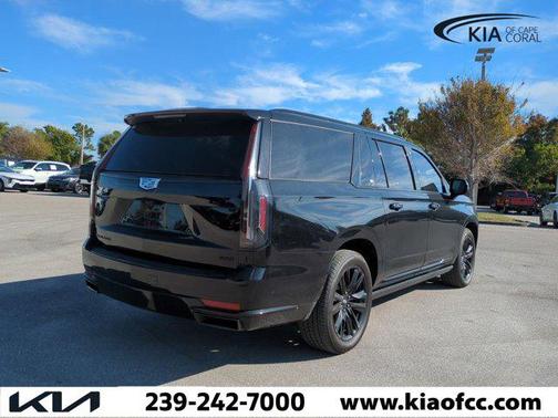 2023 Cadillac Escalade ESV Sport Platinum