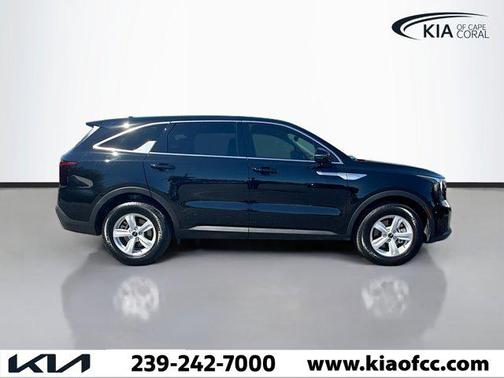 2025 Kia Sorento LX