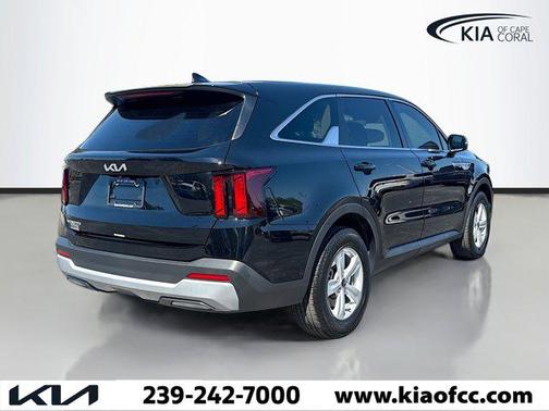 2025 Kia Sorento LX