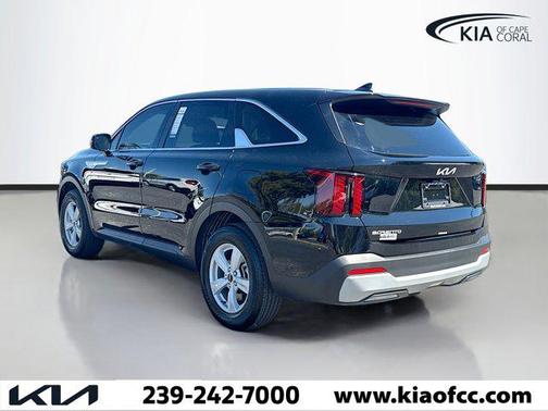 2025 Kia Sorento LX