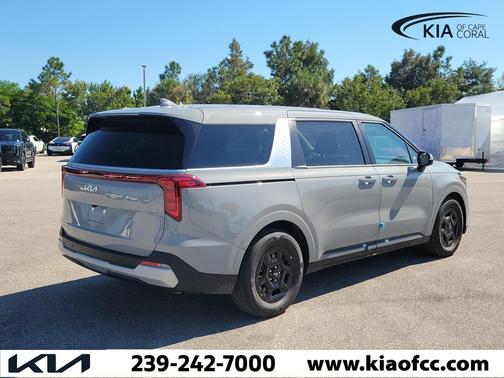 Ceramic Silver 2027 Kia Carnival LXS